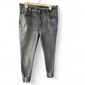 Stylish Distressed Denim Jeans​​